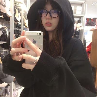 宴律，你的白月光回国了